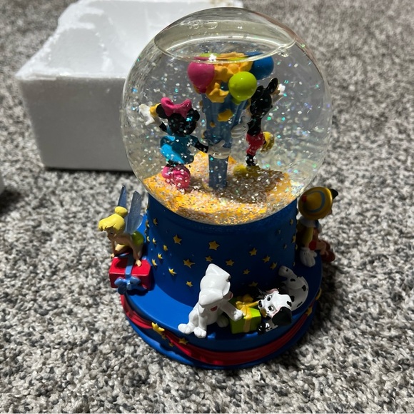 Hallmark Disney Walt's 100th Musical Birthday Globe 2001 Ltd Edition- Non Workin - Picture 9 of 9